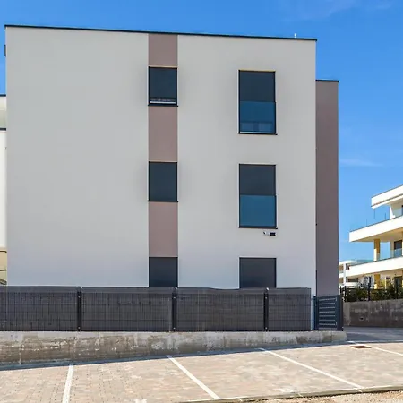 In Novigrad With House Sea View *