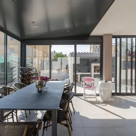 Апартаменты In Novigrad With House Sea View Karpinjan