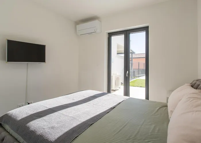 Awesome In Novigrad With Wifi Διαμέρισμα