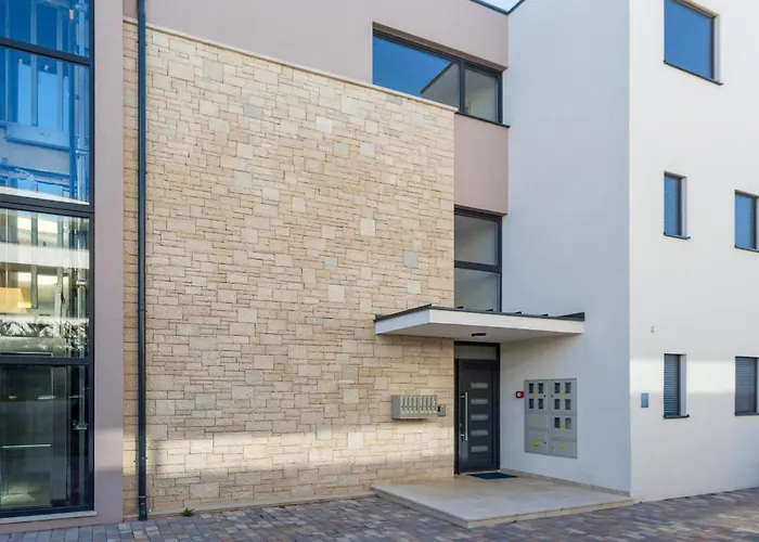 Awesome In Novigrad With Wifi * Novigrad Istria