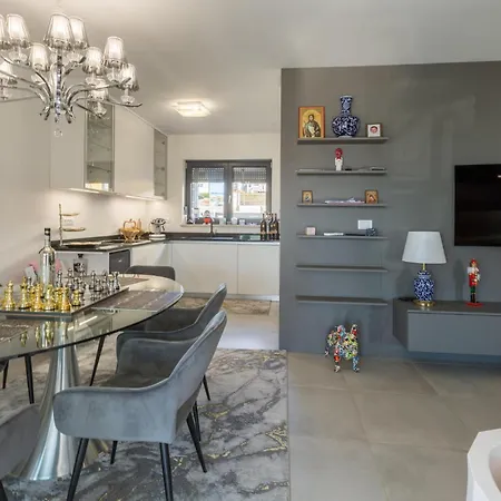 Apartment In Novigrad With House Sea View Karpinjan