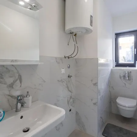 Apartment In Novigrad With House Sea View