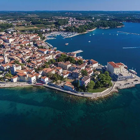 Apartment In Novigrad With House Sea View *