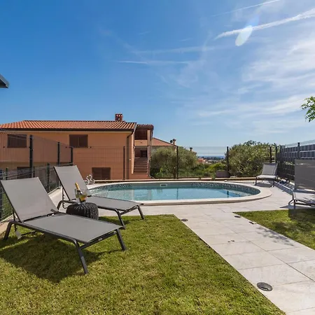 Gorgeous Apartment In Novigrad With Wifi *