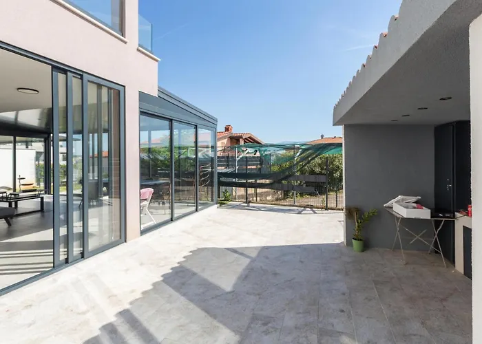 Appartement Awesome In Novigrad With Wifi *